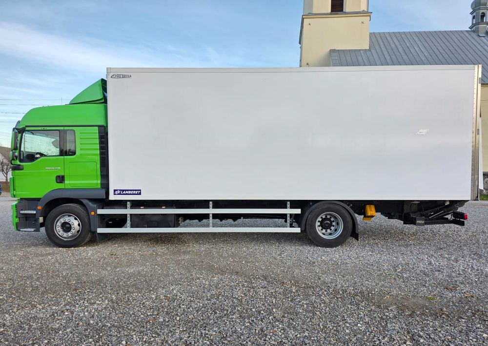 Refrigerator truck MAN TGM 18.320 / 18.290 / 15.290 / IZOTERMA / WINDA / 19PALET / E6 / 08.2018 / LIFT / SPROWADZONY / AUTOMAT / SYPIALKA / PIERWSZY WŁAŚCICIEL / BOCZNE DRZWI / STAN BARDZO DOBRY: picture 8 Refrigerator truck MAN TGM 18.320 / 18.290 / 15.290 / IZOTERMA / WINDA / 19PALET / E6 / 08.2018 / LIFT / SPROWADZONY / AUTOMAT / SYPIALKA / PIERWSZY WŁAŚCICIEL / BOCZNE DRZWI / STAN BARDZO DOBRY: picture 8