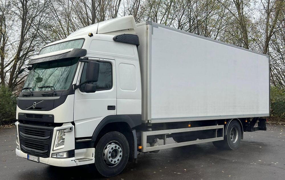 Volvo FM 340 / IZOTERMA / WINDA / SPROWADZONY / 18 PALET / 10.2017 / E6 / STAN BARDZO DOBRY - Refrigerator truck: picture 1 Volvo FM 340 / IZOTERMA / WINDA / SPROWADZONY / 18 PALET / 10.2017 / E6 / STAN BARDZO DOBRY - Refrigerator truck: picture 1