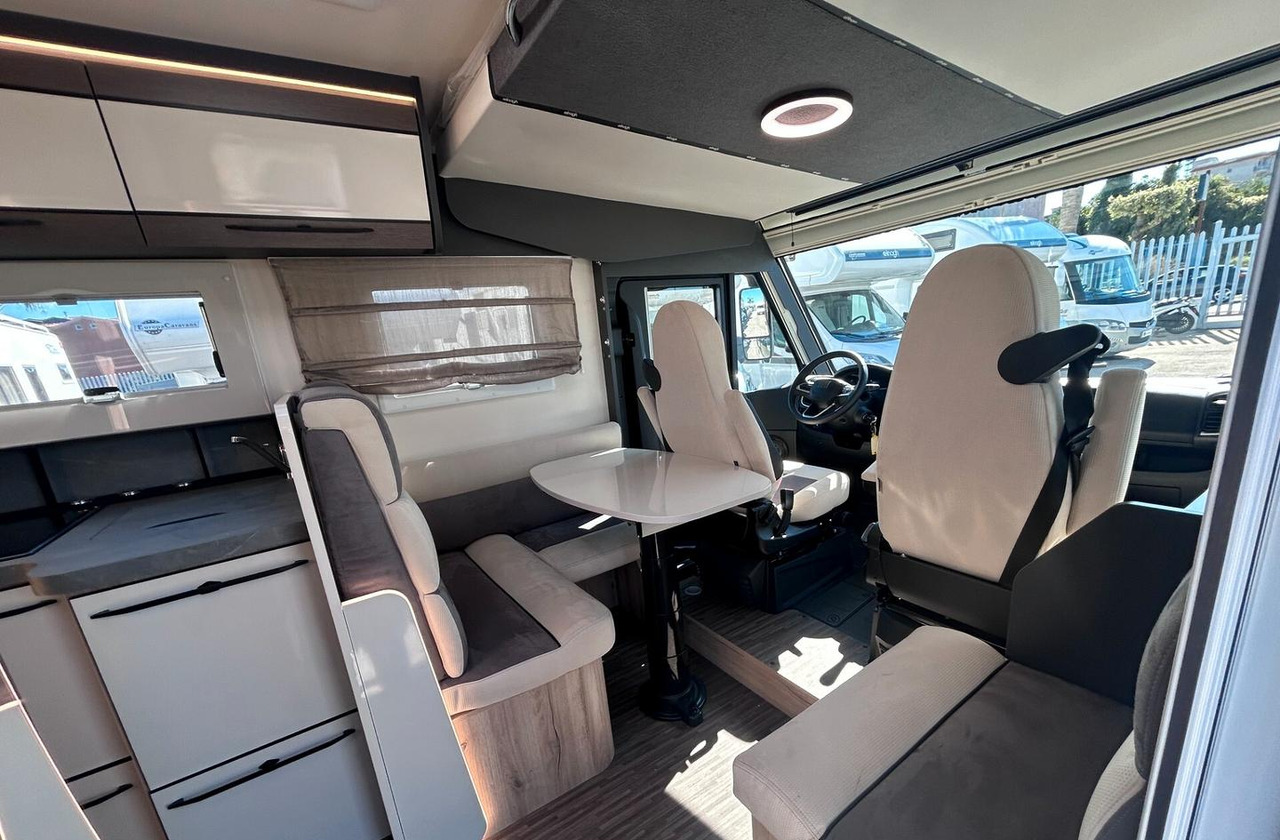 - Camper: picture 2 - Camper: picture 2