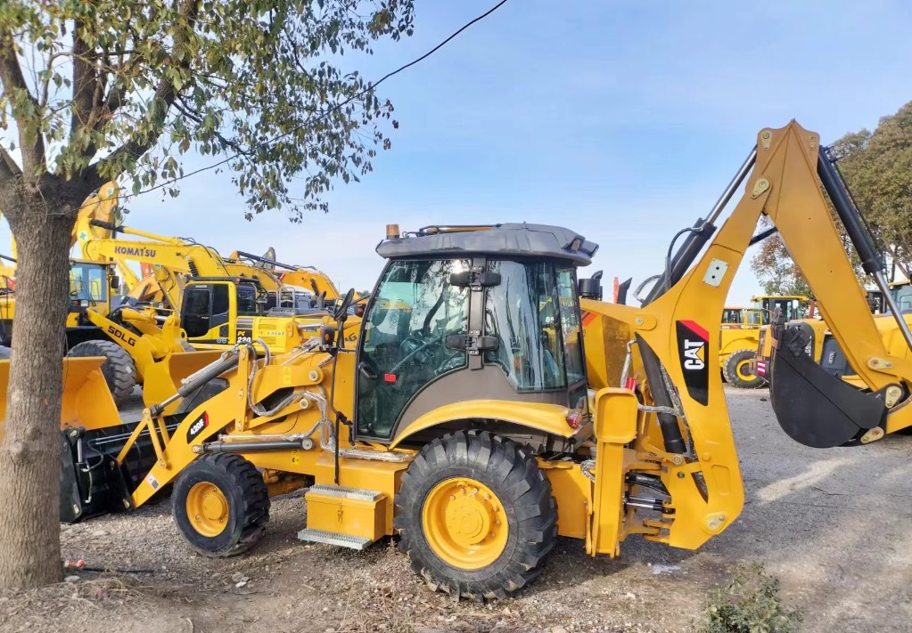 CAT 420 F Caterpillar 420F backhoe loader - Backhoe loader: picture 1 CAT 420 F Caterpillar 420F backhoe loader - Backhoe loader: picture 1