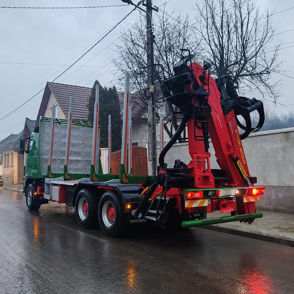 VOLVO FH12 - Timber truck, Crane truck: picture 4 VOLVO FH12 - Timber truck, Crane truck: picture 4