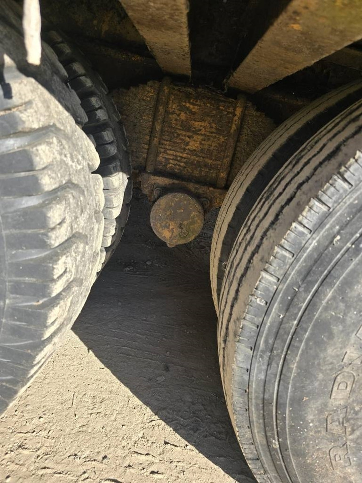 Bertoja 3 - Low loader semi-trailer: picture 3 Bertoja 3 - Low loader semi-trailer: picture 3