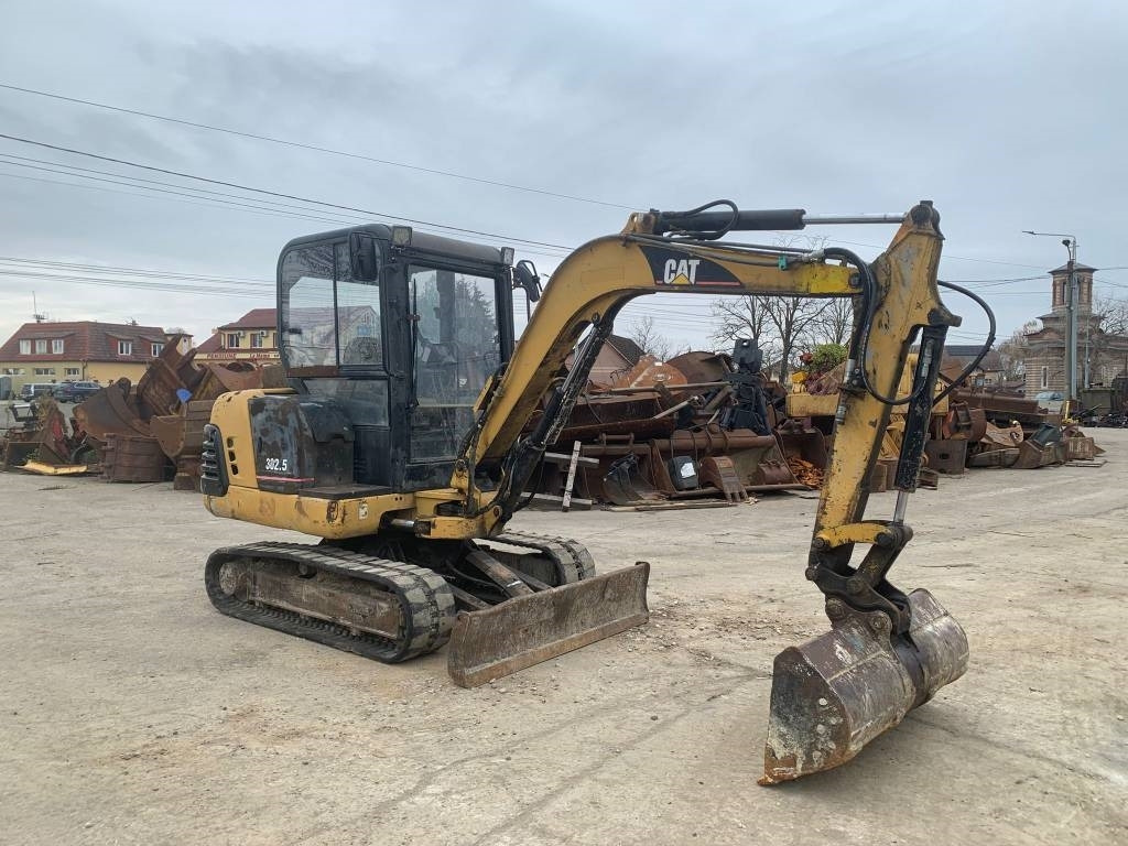 CAT 302.5 - Mini excavator: picture 5 CAT 302.5 - Mini excavator: picture 5