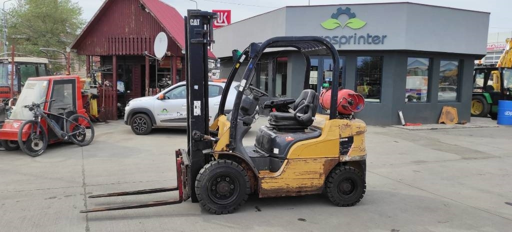 CAT GP 25 N - LPG forklift: picture 2 CAT GP 25 N - LPG forklift: picture 2