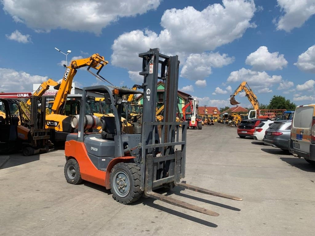 CPQD30 30 - LPG forklift: picture 2 CPQD30 30 - LPG forklift: picture 2