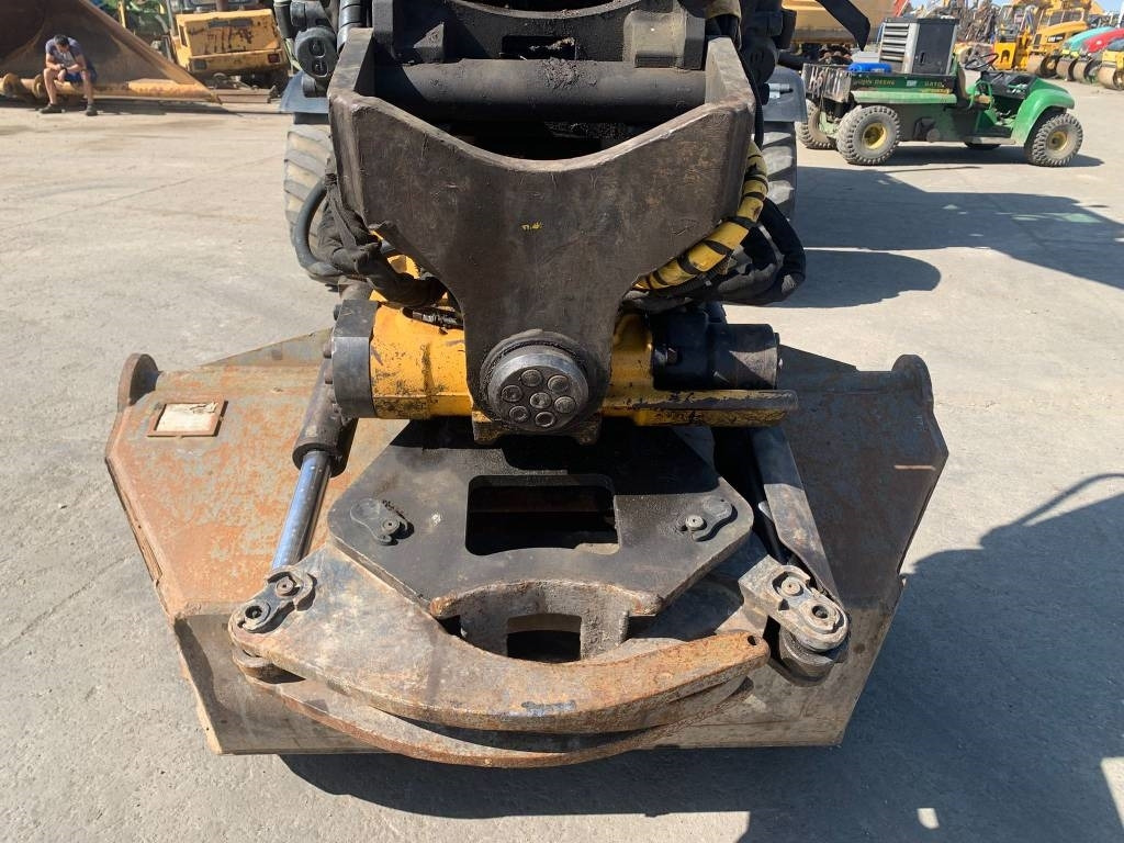 Leasing of JCB JS 145 W+Engcon Rototilt+Sistem Laser 2D Leica Ico  JCB JS 145 W+Engcon Rototilt+Sistem Laser 2D Leica Ico: picture 9 Leasing of JCB JS 145 W+Engcon Rototilt+Sistem Laser 2D Leica Ico  JCB JS 145 W+Engcon Rototilt+Sistem Laser 2D Leica Ico: picture 9