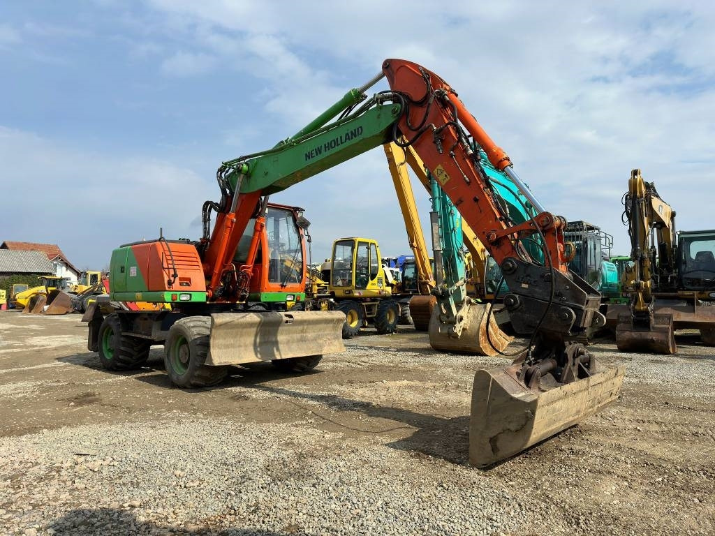 New Holland MH Plus - Wheel excavator: picture 3 New Holland MH Plus - Wheel excavator: picture 3