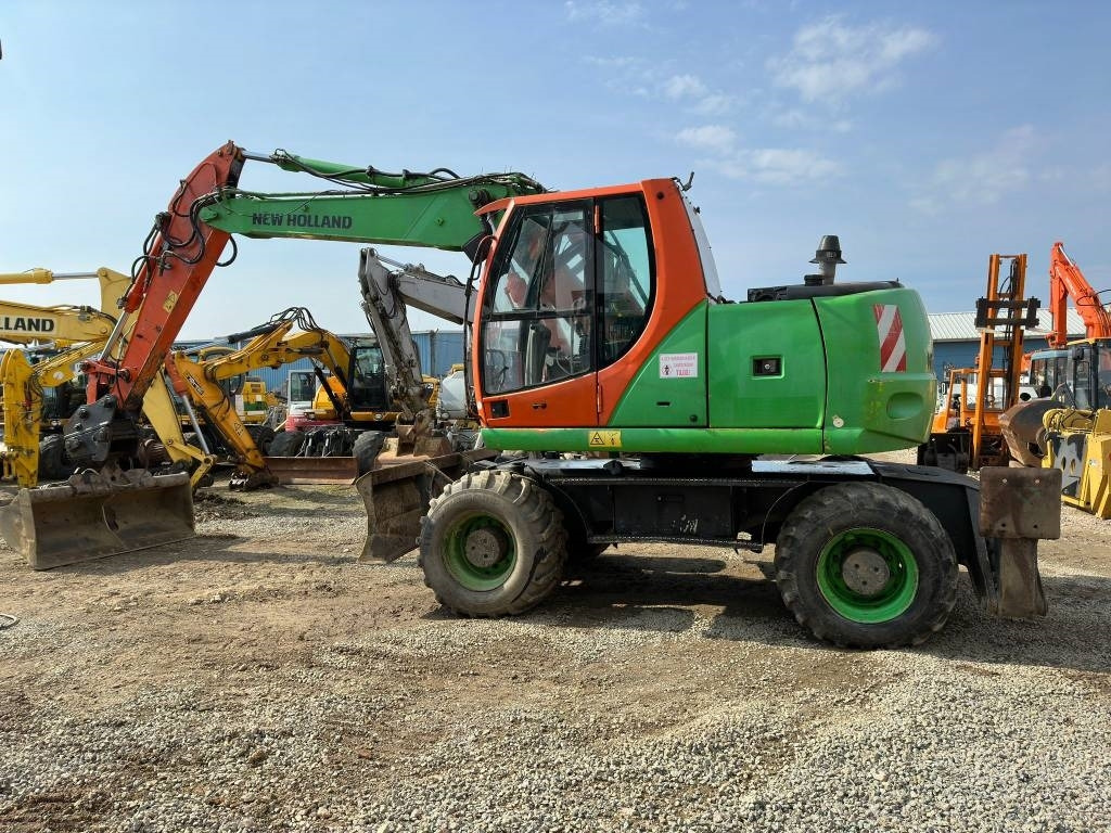 Wheel excavator New Holland MH Plus: picture 6