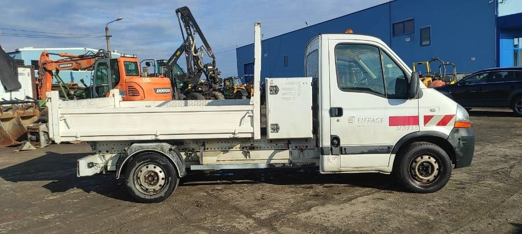 Renault Master 120 - Tipper: picture 2 Renault Master 120 - Tipper: picture 2