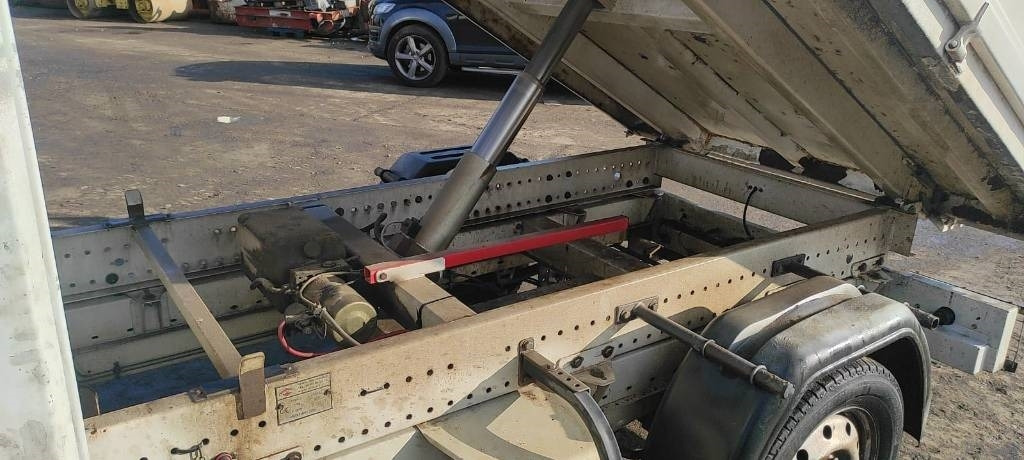 Renault Master 120 - Tipper: picture 4 Renault Master 120 - Tipper: picture 4