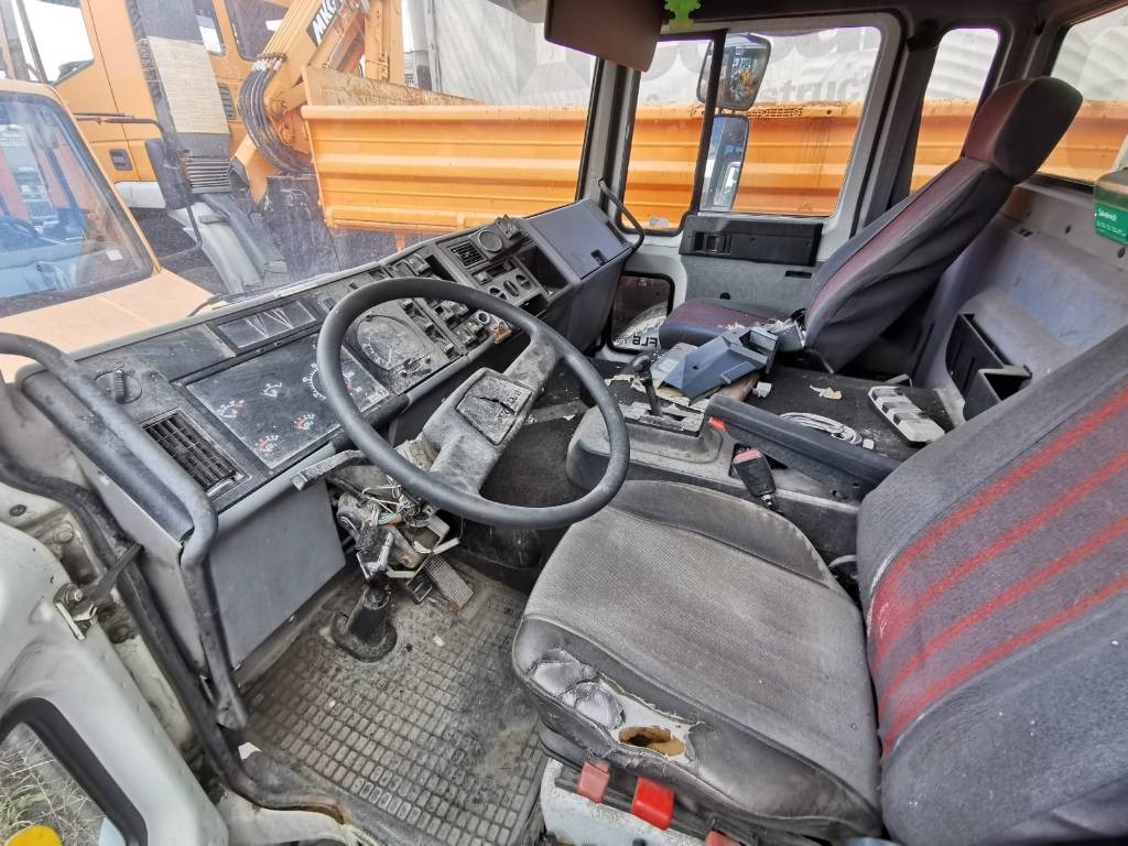 Volvo FL6 - Garbage truck: picture 5 Volvo FL6 - Garbage truck: picture 5