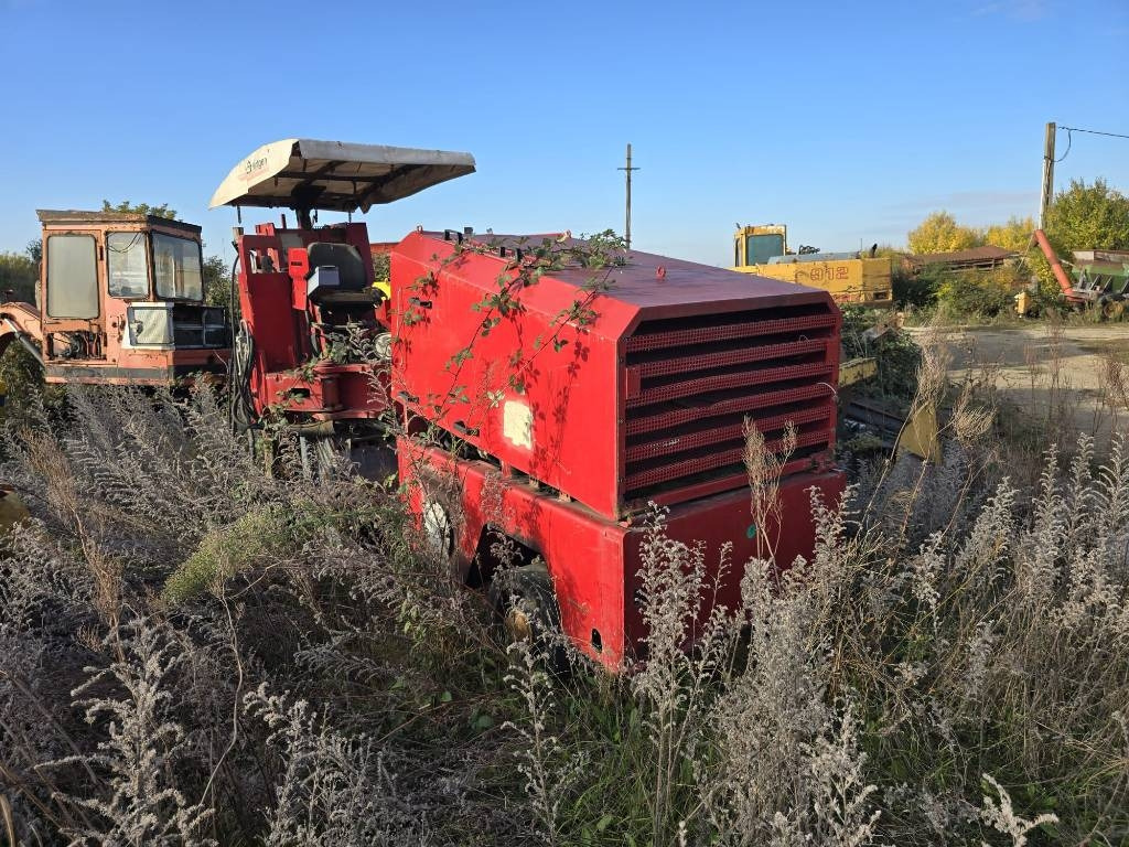 Wirtgen W 600 DC FOR PARTS  - Asphalt paver: picture 1 Wirtgen W 600 DC FOR PARTS  - Asphalt paver: picture 1