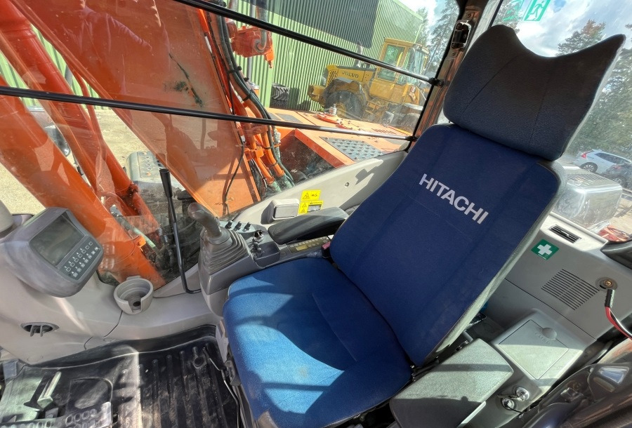HITACHI Zaxis 130 - Crawler excavator: picture 5 HITACHI Zaxis 130 - Crawler excavator: picture 5
