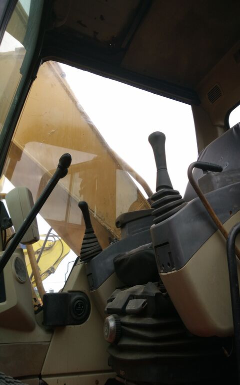 Caterpillar 330CL - Crawler excavator: picture 4 Caterpillar 330CL - Crawler excavator: picture 4