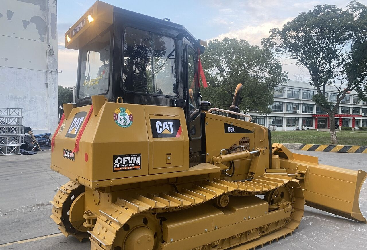 Caterpillar D5K - Bulldozer: picture 5 Caterpillar D5K - Bulldozer: picture 5