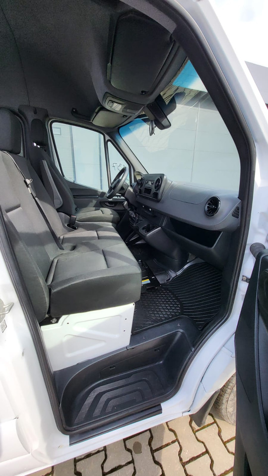 Passenger van Mercedes-Benz Sprinter 316 CDI - places: picture 8