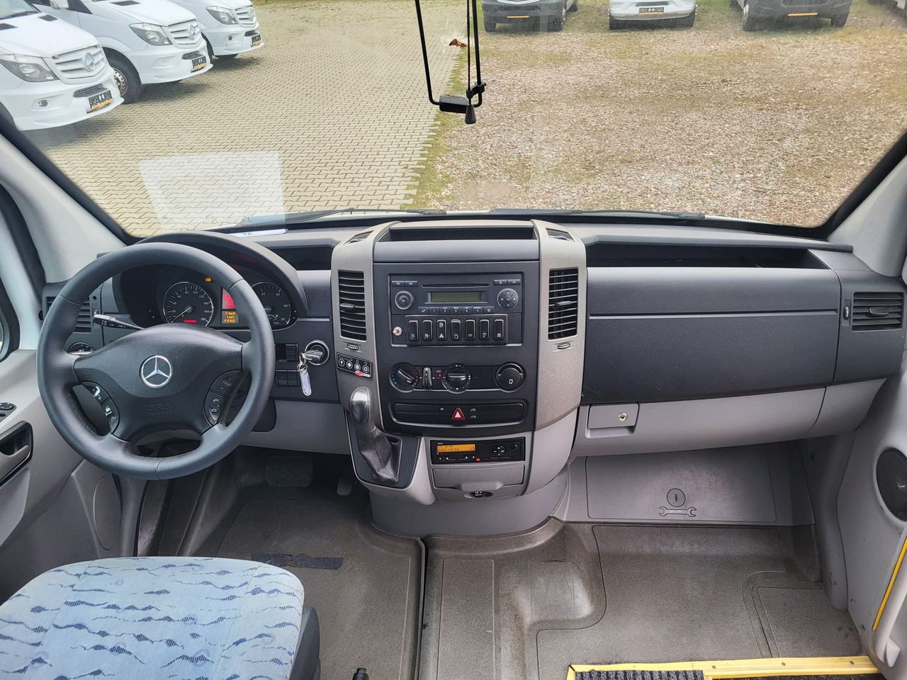 Mercedes-Benz Sprinter 518 CDI - 24 places + standing - Minibus, Passenger van: picture 5 Mercedes-Benz Sprinter 518 CDI - 24 places + standing - Minibus, Passenger van: picture 5