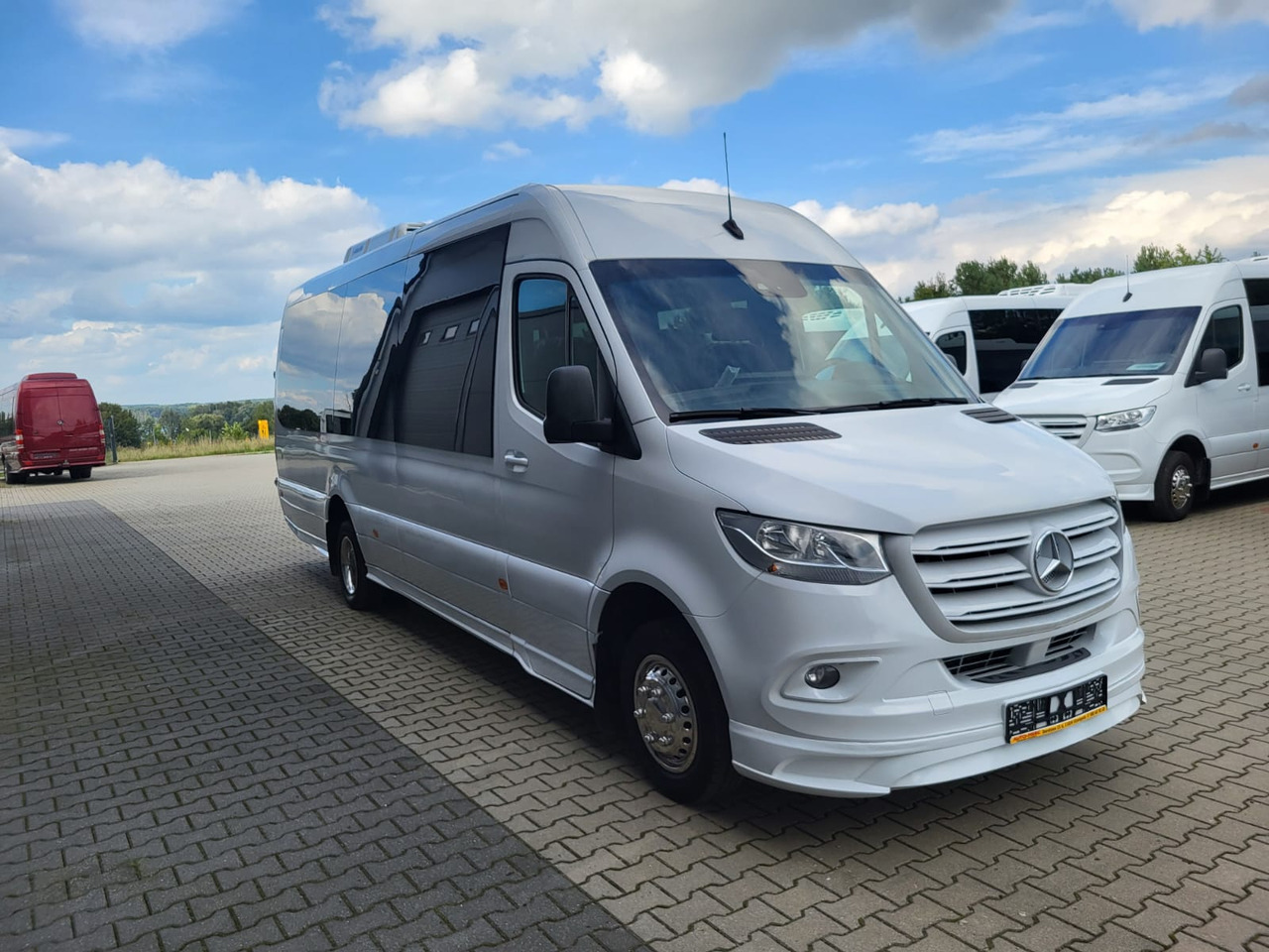 Mercedes-Benz Sprinter 519 CDI 24 places + 3 standing - Suburban bus: picture 1 Mercedes-Benz Sprinter 519 CDI 24 places + 3 standing - Suburban bus: picture 1