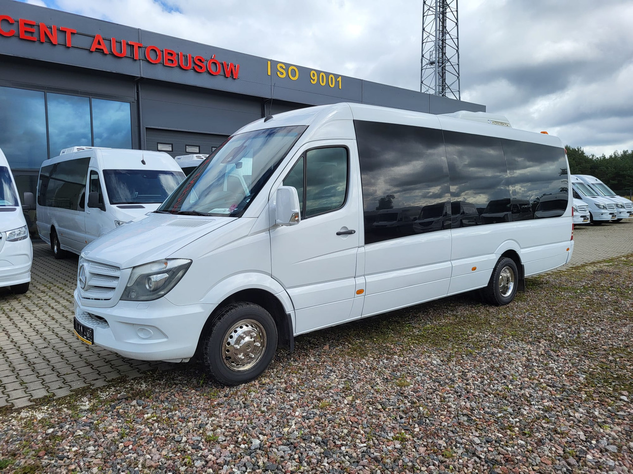 Mercedes-Benz Sprinter 519 CDI 24 seats - Coach: picture 2 Mercedes-Benz Sprinter 519 CDI 24 seats - Coach: picture 2