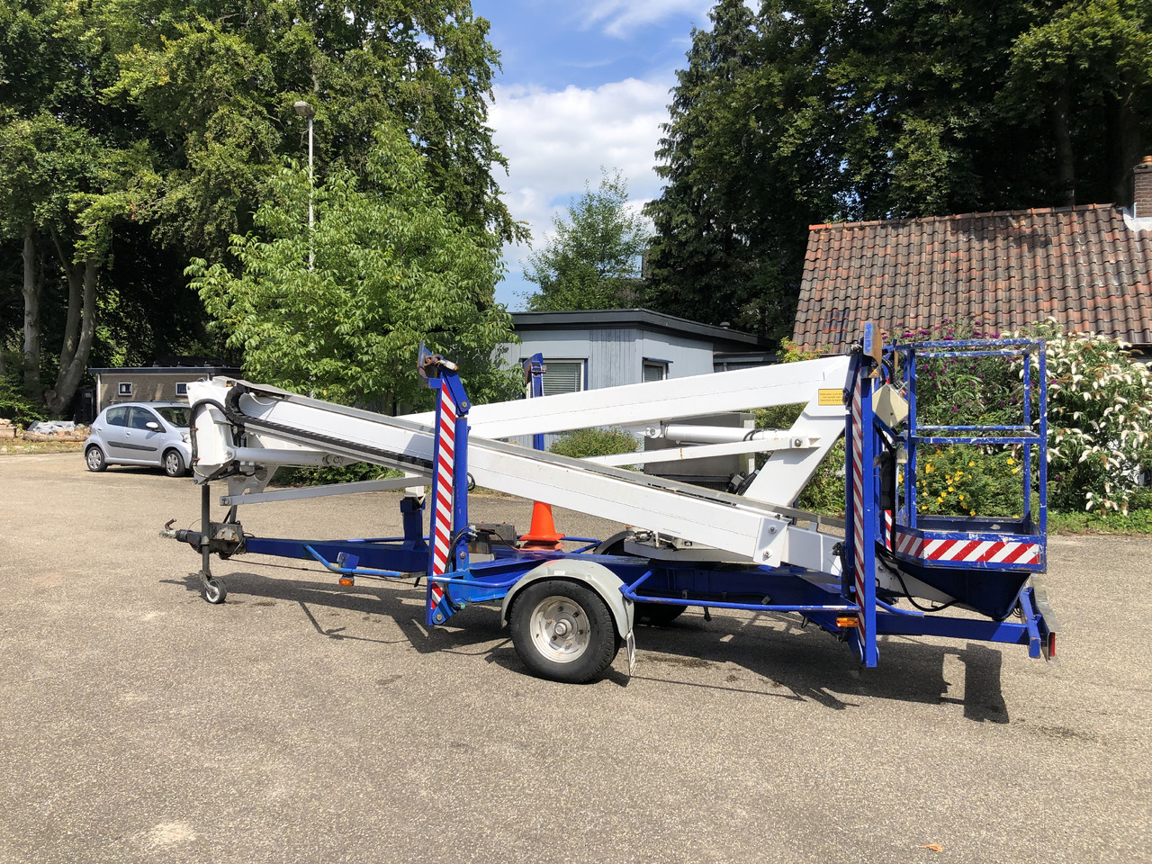 Custer R17EHS 2002 230V trailer mounted platform R17 - Trailer mounted boom lift: picture 2 Custer R17EHS 2002 230V trailer mounted platform R17 - Trailer mounted boom lift: picture 2