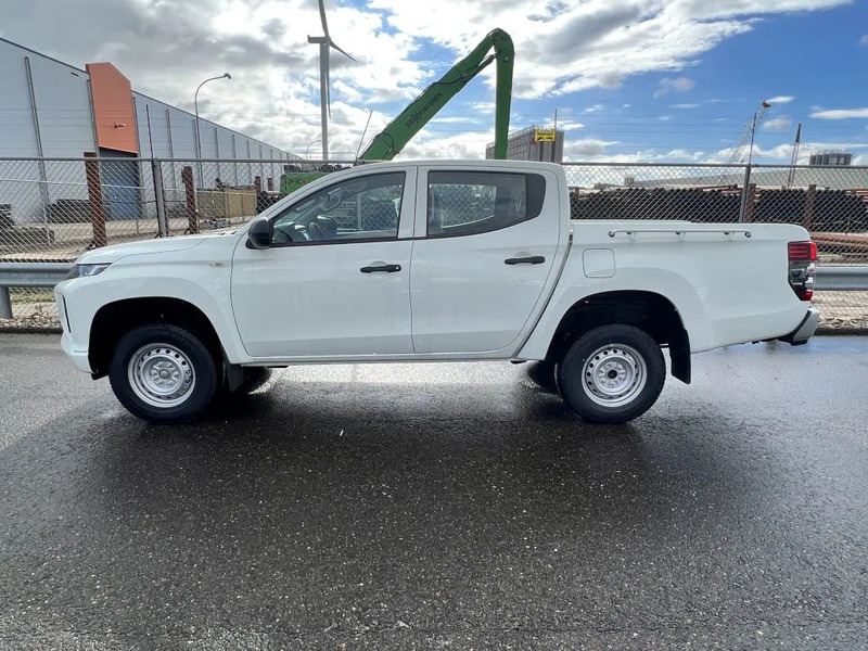 Mitsubishi L200 4x4 - 8 UNITS in WHITE 2.5 D GL Double Cab - EURO 2 - NEW!! Ready for work!!!** - Pickup truck, Combi van: picture 1 Mitsubishi L200 4x4 - 8 UNITS in WHITE 2.5 D GL Double Cab - EURO 2 - NEW!! Ready for work!!!** - Pickup truck, Combi van: picture 1