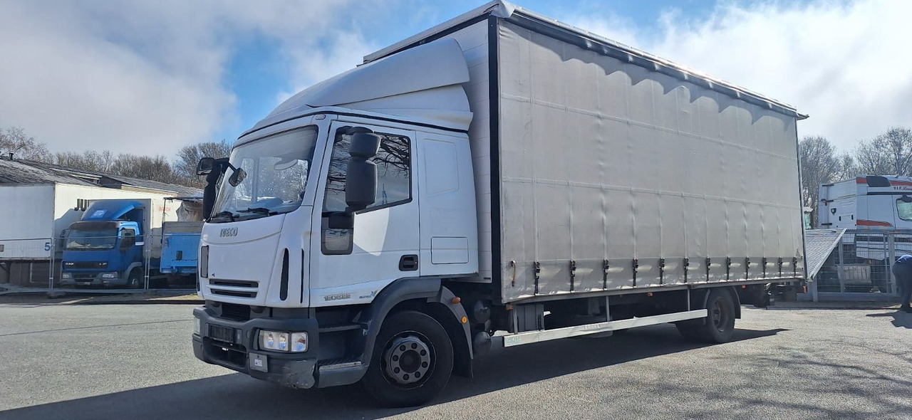 Iveco 120E22 Plane+Sp. G.Haus/Hochdach Klima LBW AHK - Curtainsider truck: picture 1 Iveco 120E22 Plane+Sp. G.Haus/Hochdach Klima LBW AHK - Curtainsider truck: picture 1