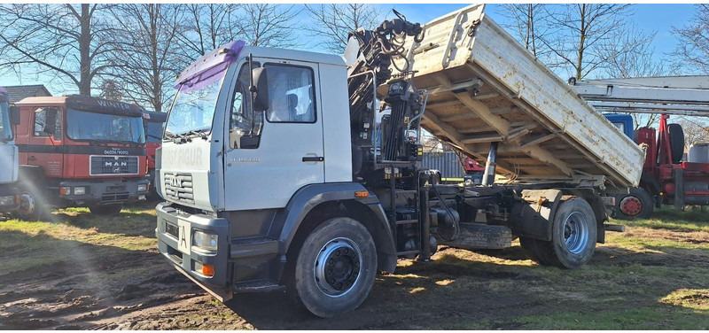 MAN TGM 18.220 4x2 3.S-Kipper mit Kran - Tipper, Crane truck: picture 2 MAN TGM 18.220 4x2 3.S-Kipper mit Kran - Tipper, Crane truck: picture 2