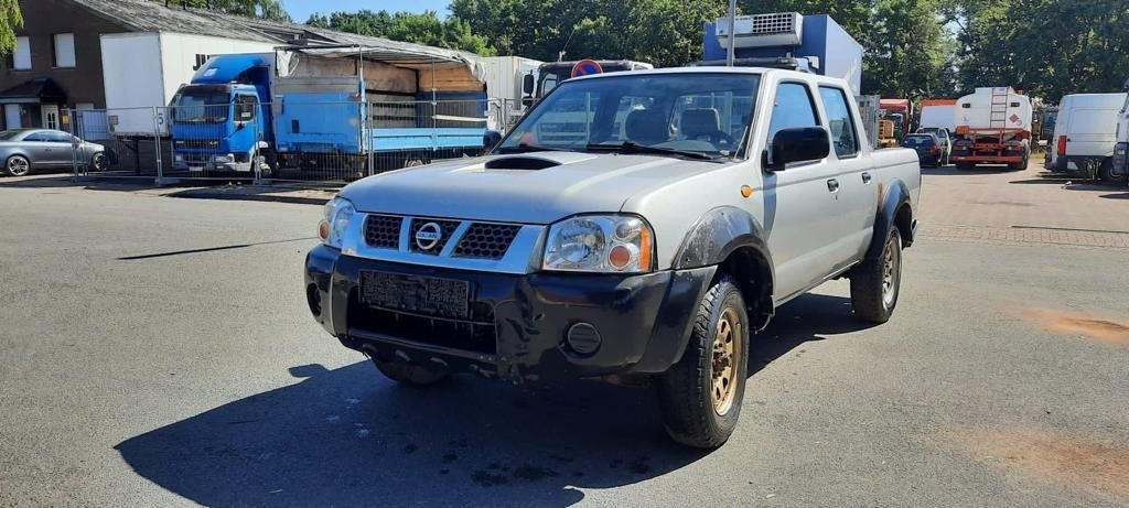 Nissan PickUp Doka - SUV: picture 4 Nissan PickUp Doka - SUV: picture 4