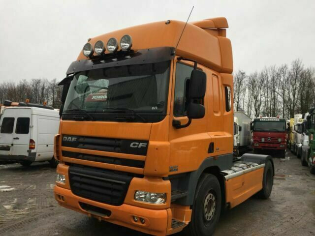 Tractor unit DAF CF85-410 G.Haus 2xBett ZF/Schalter 2-Kreishydr: picture 6 Tractor unit DAF CF85-410 G.Haus 2xBett ZF/Schalter 2-Kreishydr: picture 6