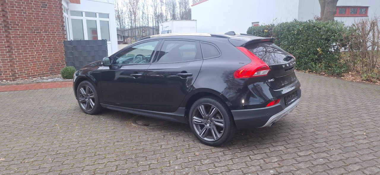 Volvo V40 Cross Country You! - SUV: picture 5 Volvo V40 Cross Country You! - SUV: picture 5
