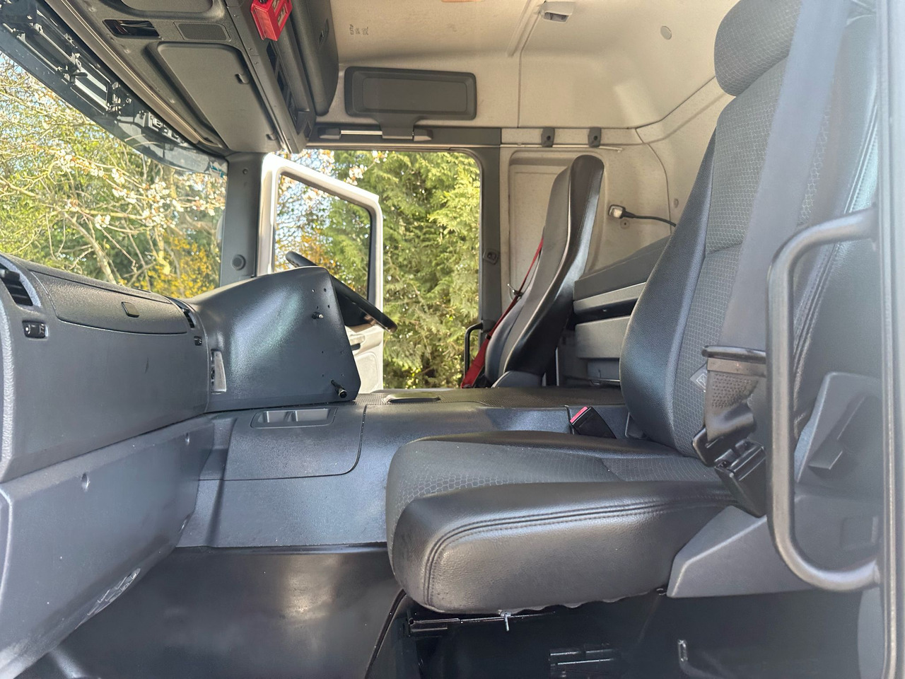 Tractor unit 2016 Scania P360 Tractor Unit: picture 29