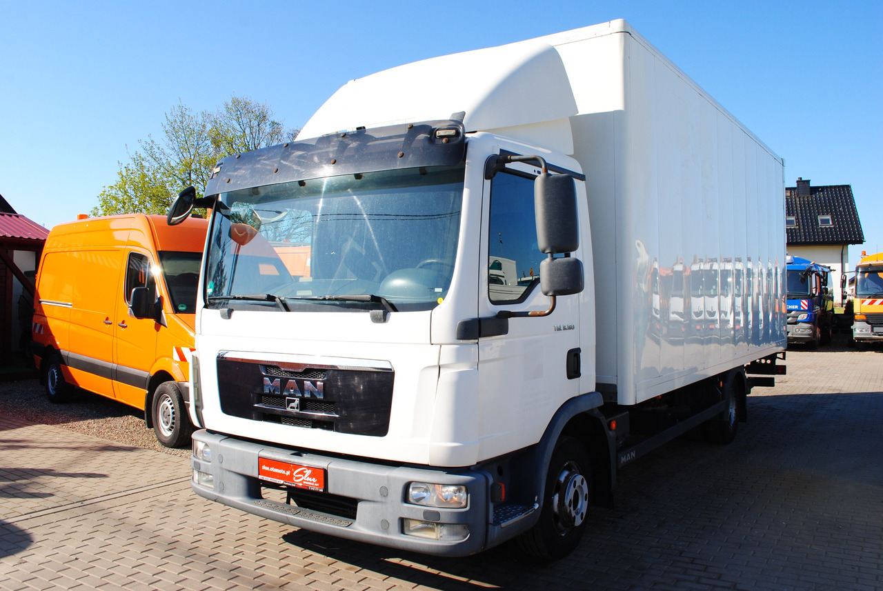 MAN TGL 8.180 - Box truck: picture 2 MAN TGL 8.180 - Box truck: picture 2