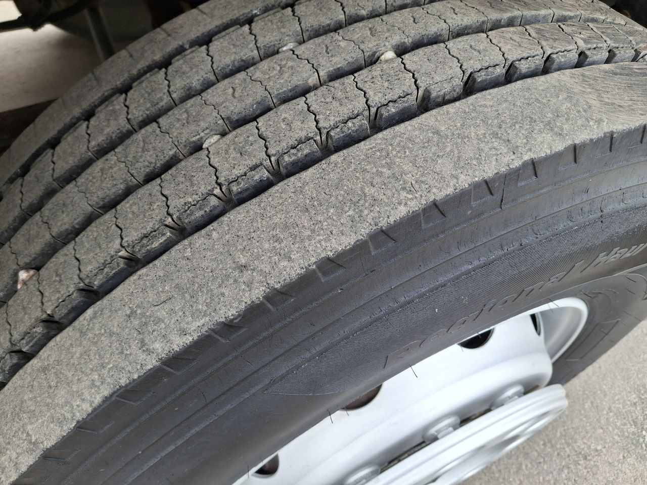 Leasing of MERCEDES-BENZ Axor 1823 Zamiatarka Kehrmaschine BUCHER 2 Motoren Szczotki L/R Sweeper MERCEDES-BENZ Axor 1823 Zamiatarka Kehrmaschine BUCHER 2 Motoren Szczotki L/R Sweeper: picture 13 Leasing of MERCEDES-BENZ Axor 1823 Zamiatarka Kehrmaschine BUCHER 2 Motoren Szczotki L/R Sweeper MERCEDES-BENZ Axor 1823 Zamiatarka Kehrmaschine BUCHER 2 Motoren Szczotki L/R Sweeper: picture 13