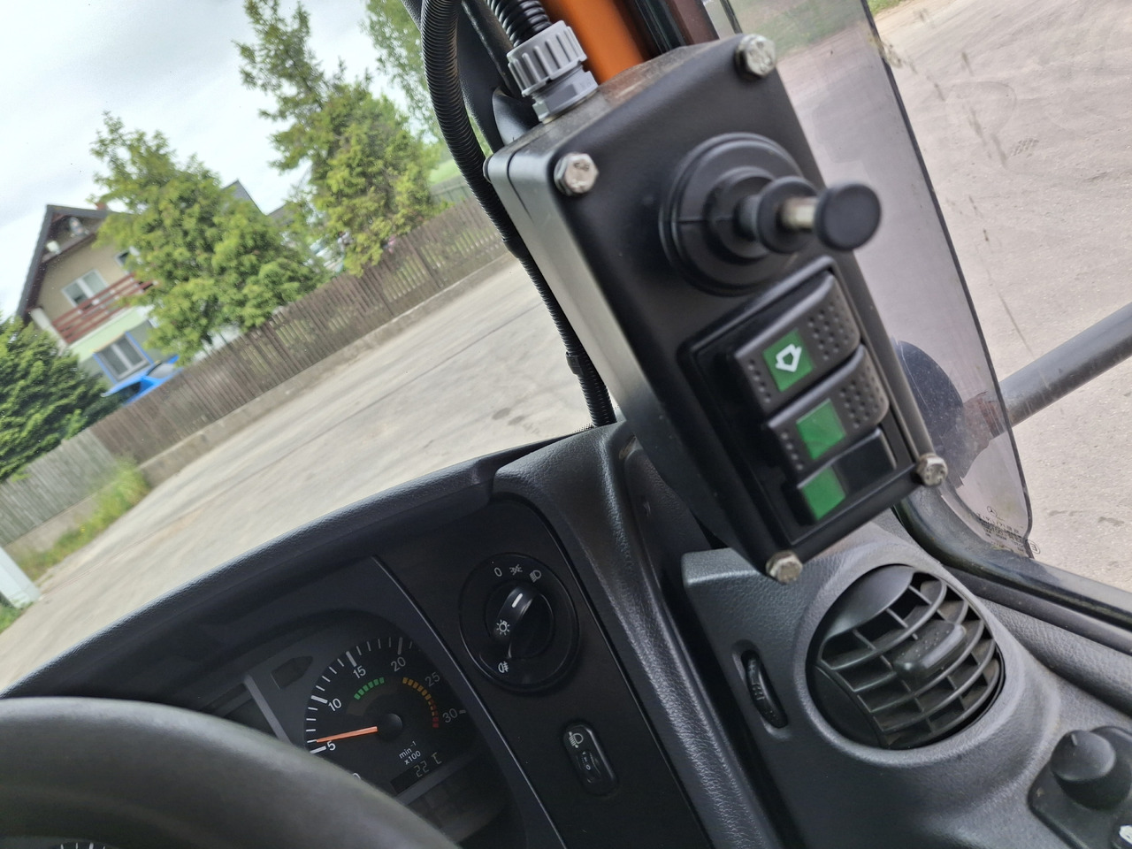 Leasing of MERCEDES-BENZ Axor 1823 Zamiatarka Kehrmaschine BUCHER 2 Motoren Szczotki L/R Sweeper MERCEDES-BENZ Axor 1823 Zamiatarka Kehrmaschine BUCHER 2 Motoren Szczotki L/R Sweeper: picture 25 Leasing of MERCEDES-BENZ Axor 1823 Zamiatarka Kehrmaschine BUCHER 2 Motoren Szczotki L/R Sweeper MERCEDES-BENZ Axor 1823 Zamiatarka Kehrmaschine BUCHER 2 Motoren Szczotki L/R Sweeper: picture 25