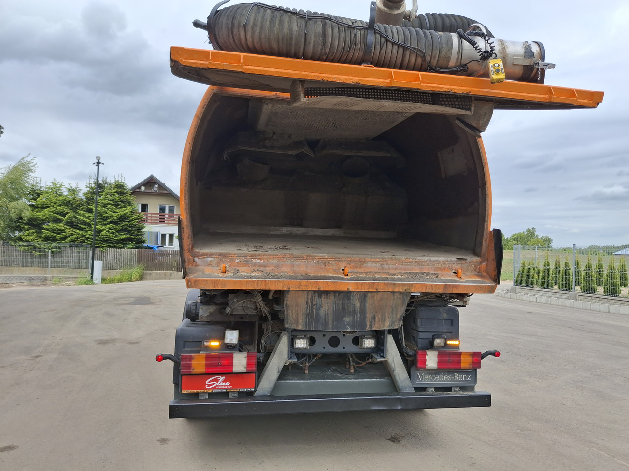 Leasing of MERCEDES-BENZ Axor 1823 Zamiatarka Kehrmaschine BUCHER 2 Motoren Szczotki L/R Sweeper MERCEDES-BENZ Axor 1823 Zamiatarka Kehrmaschine BUCHER 2 Motoren Szczotki L/R Sweeper: picture 12 Leasing of MERCEDES-BENZ Axor 1823 Zamiatarka Kehrmaschine BUCHER 2 Motoren Szczotki L/R Sweeper MERCEDES-BENZ Axor 1823 Zamiatarka Kehrmaschine BUCHER 2 Motoren Szczotki L/R Sweeper: picture 12