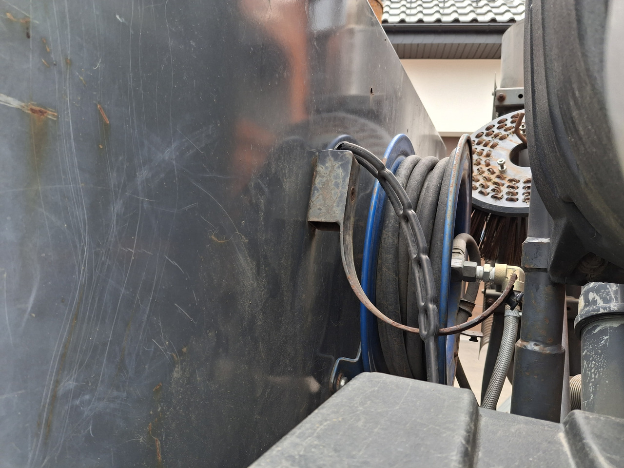 Leasing of MERCEDES-BENZ Axor 1823 Zamiatarka Kehrmaschine BUCHER 2 Motoren Szczotki L/R Sweeper MERCEDES-BENZ Axor 1823 Zamiatarka Kehrmaschine BUCHER 2 Motoren Szczotki L/R Sweeper: picture 27 Leasing of MERCEDES-BENZ Axor 1823 Zamiatarka Kehrmaschine BUCHER 2 Motoren Szczotki L/R Sweeper MERCEDES-BENZ Axor 1823 Zamiatarka Kehrmaschine BUCHER 2 Motoren Szczotki L/R Sweeper: picture 27