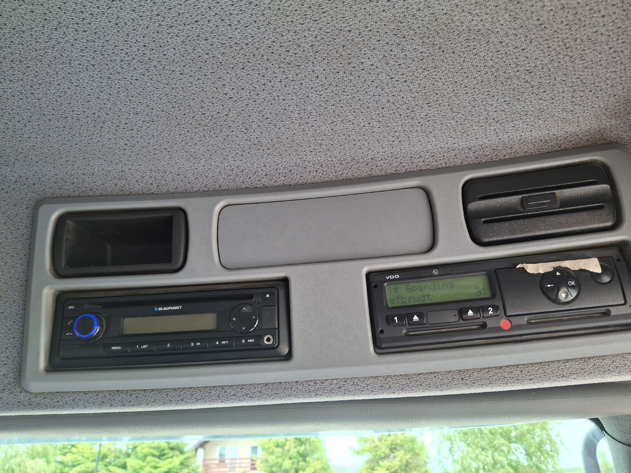 Leasing of MERCEDES-BENZ Axor 1823 Zamiatarka Kehrmaschine BUCHER 2 Motoren Szczotki L/R Sweeper MERCEDES-BENZ Axor 1823 Zamiatarka Kehrmaschine BUCHER 2 Motoren Szczotki L/R Sweeper: picture 23 Leasing of MERCEDES-BENZ Axor 1823 Zamiatarka Kehrmaschine BUCHER 2 Motoren Szczotki L/R Sweeper MERCEDES-BENZ Axor 1823 Zamiatarka Kehrmaschine BUCHER 2 Motoren Szczotki L/R Sweeper: picture 23