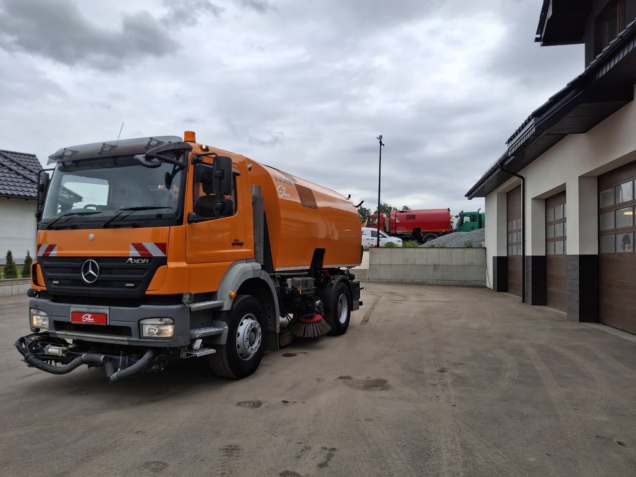 MERCEDES-BENZ Axor 1823 Zamiatarka Kehrmaschine BUCHER 2 Motoren Szczotki L/R Sweeper - Road sweeper: picture 2 MERCEDES-BENZ Axor 1823 Zamiatarka Kehrmaschine BUCHER 2 Motoren Szczotki L/R Sweeper - Road sweeper: picture 2