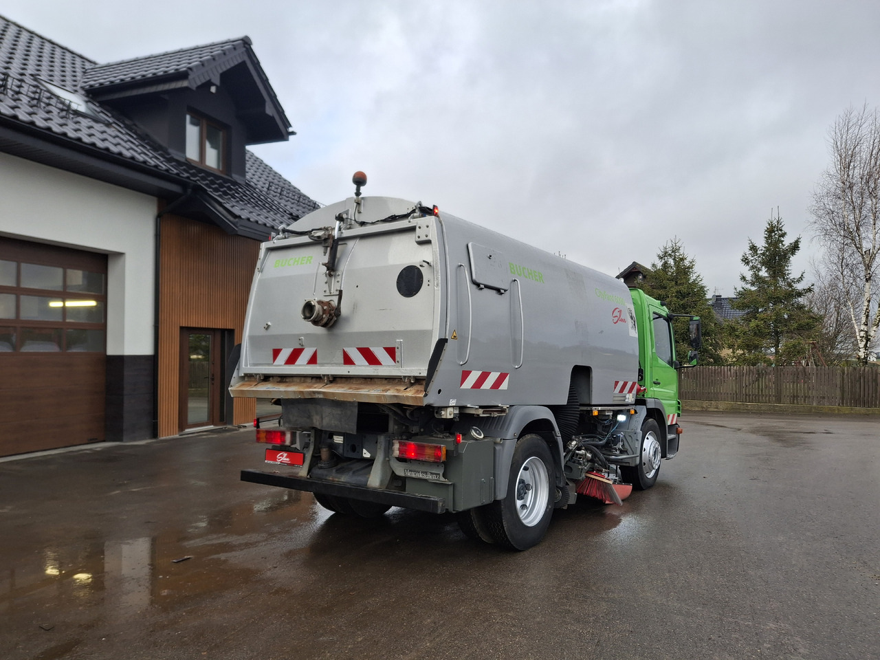 Mercedes-Benz Atego 1524 Zamiatarka Kehrmaschine BUCHER 2 Motoren - Road sweeper: picture 4 Mercedes-Benz Atego 1524 Zamiatarka Kehrmaschine BUCHER 2 Motoren - Road sweeper: picture 4