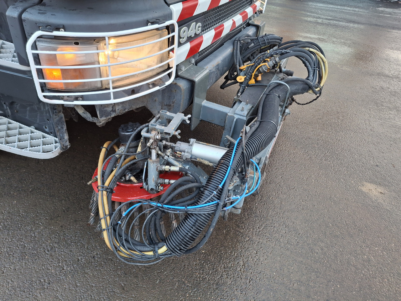 Road sweeper SCANIA 94G Zamiatarka Kehrmaschine BUCHER L/R Frontbürste 2 Motoren Odchwaszczarka Przednia Szczotka: picture 13 Road sweeper SCANIA 94G Zamiatarka Kehrmaschine BUCHER L/R Frontbürste 2 Motoren Odchwaszczarka Przednia Szczotka: picture 13