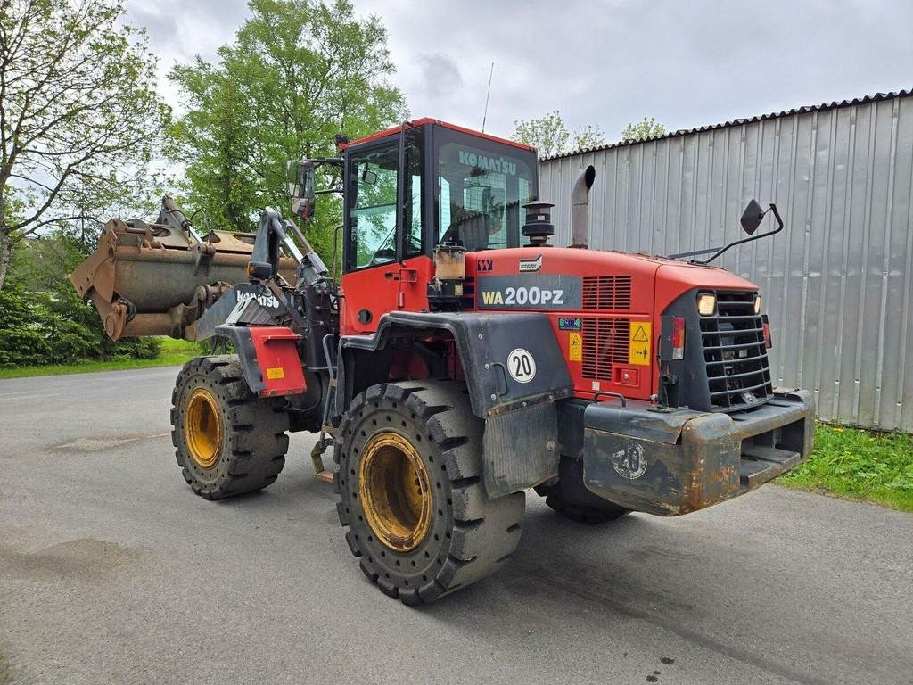 Komatsu WA200PZ-6 - Wheel loader: picture 2 Komatsu WA200PZ-6 - Wheel loader: picture 2