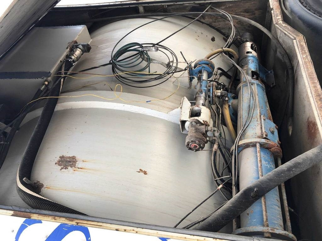 Vacuum truck MAN TGA 26.480 6X2-2 BL: picture 20