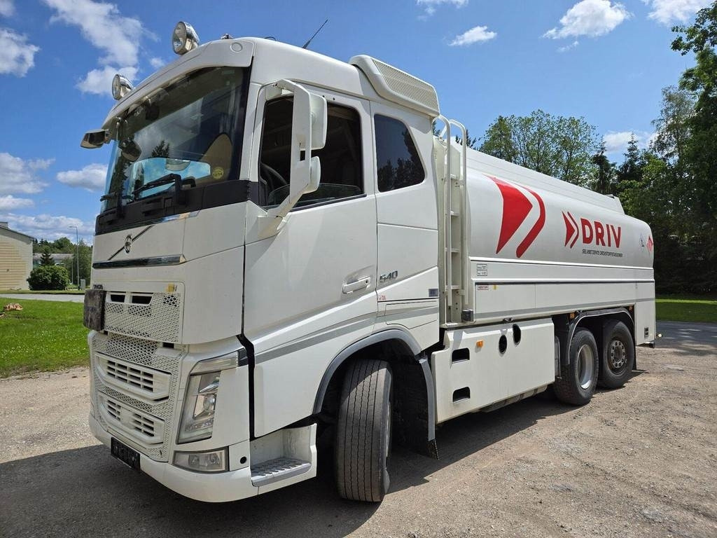 Volvo FH540 6x2 ADR - Tank truck: picture 1 Volvo FH540 6x2 ADR - Tank truck: picture 1