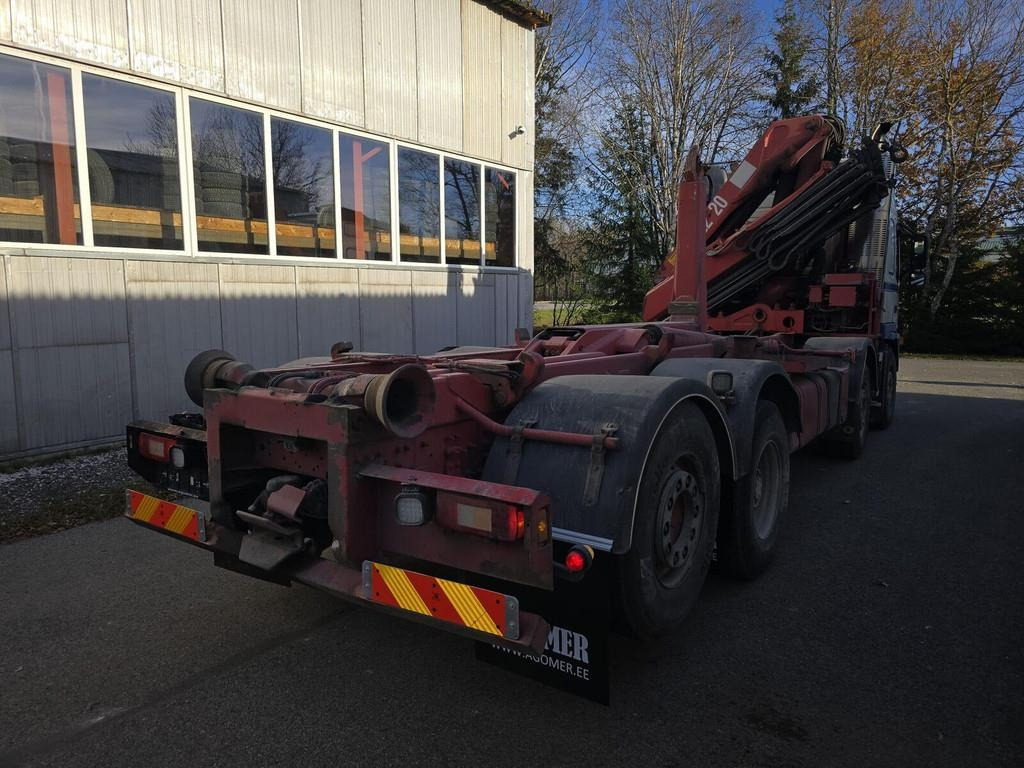 Volvo FM12 420 8X2 HMF 2220 K4 - Hook lift truck: picture 3 Volvo FM12 420 8X2 HMF 2220 K4 - Hook lift truck: picture 3