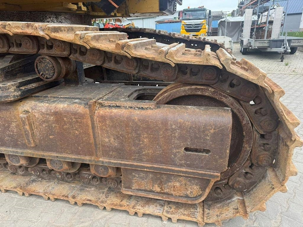 Crawler excavator CAT 390 F L ME: picture 15