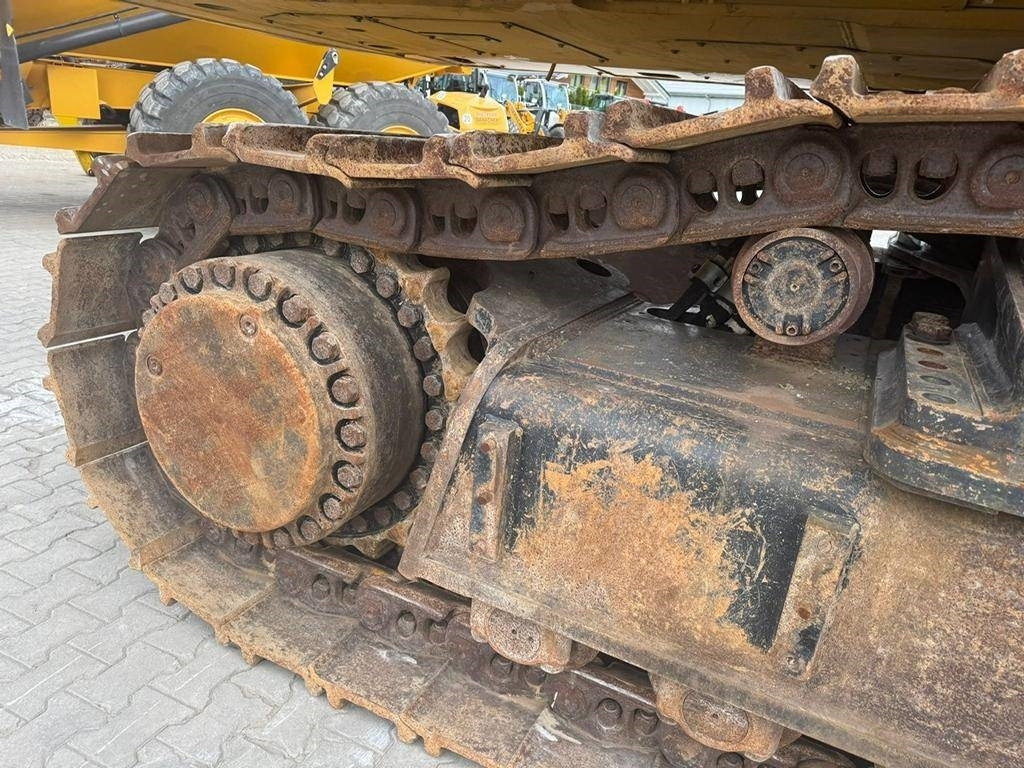 Crawler excavator CAT 390 F L ME: picture 16
