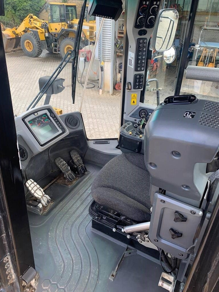 Wheel loader CAT 966 K: picture 11