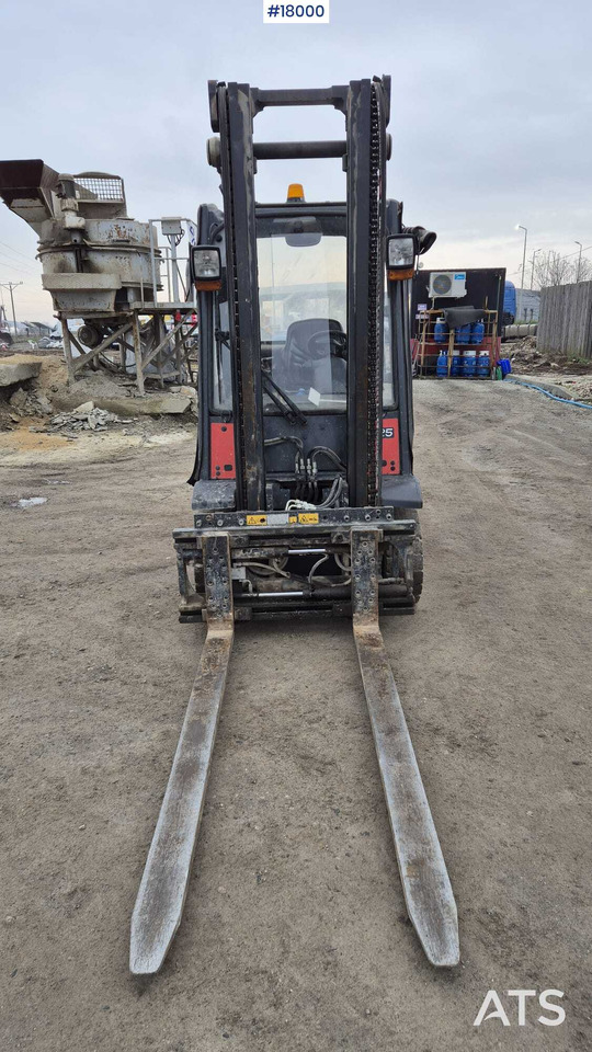 LINDE H25T forklift (2009) - Diesel forklift: picture 2 LINDE H25T forklift (2009) - Diesel forklift: picture 2