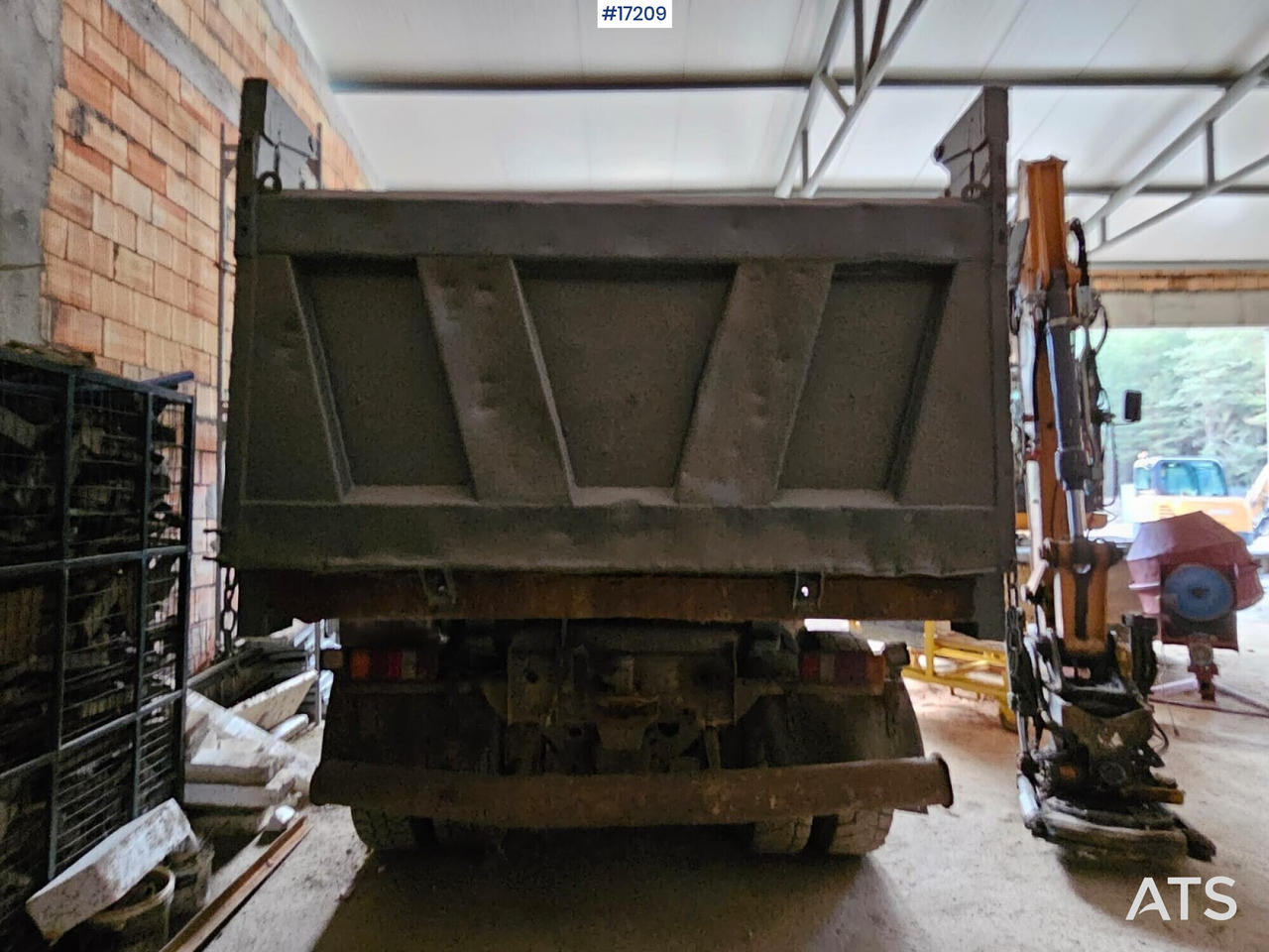 Three-axle tipper TATRA T815-2 6x6 (2007) - Tipper: picture 5 Three-axle tipper TATRA T815-2 6x6 (2007) - Tipper: picture 5