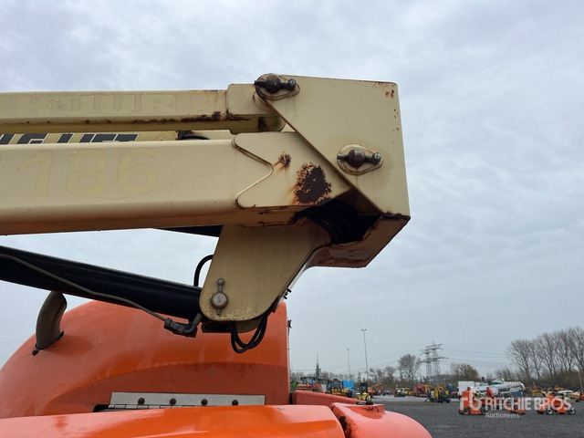 2005 JLG 510 4WD Diesel Articulating Boom Lift - Articulated boom: picture 4 2005 JLG 510 4WD Diesel Articulating Boom Lift - Articulated boom: picture 4